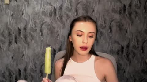 Snapshot of nikonara_ chatting on 07/10/26, 01:03 nikonara_ online show from 07/10/26, 01:03
