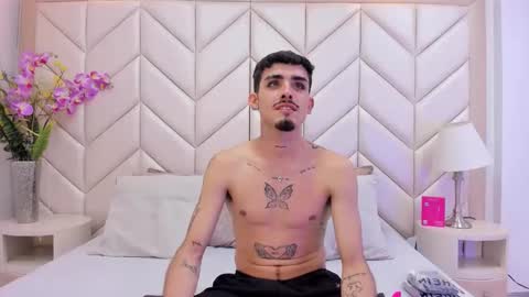 Snapshot of nikostone chatting on 09/21/25, 07:43 Niko Stone online show from 09/21/25, 07:43