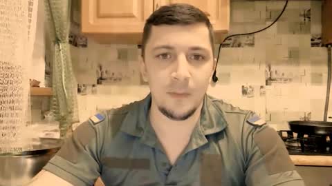 NikQRedhot online show from 02/15/26, 07:54