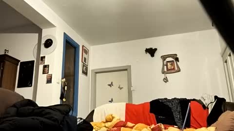 Snapshot of niks1412985 chatting on 11/26/25, 04:46 Niks online show from 11/26/25, 04:46