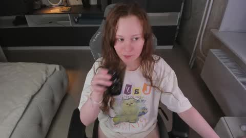 Nika online show from 09/19/25, 06:19