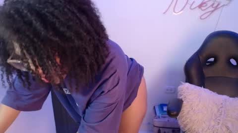 Nicole    GTM-5 1100 pm - 700 am online show from 01/26/25, 05:23