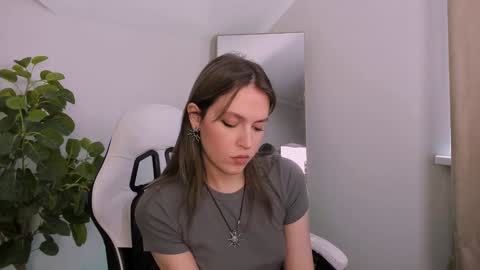 Veronica online show from 01/26/25, 08:57