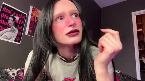 Snapshot of niky_long chatting on 04/16/26, 01:45 Niky online show from 04/16/26, 01:45