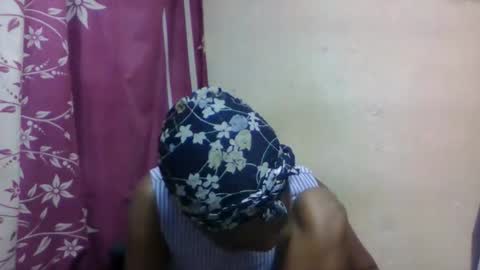 nilah online show from 12/15/25, 08:07