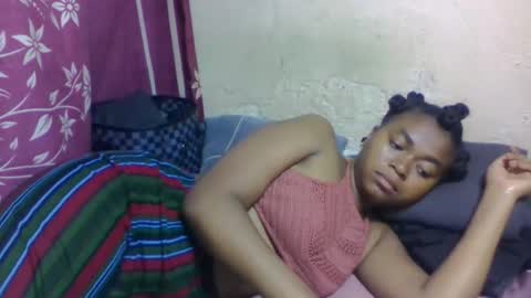 nilah online show from 12/16/25, 04:28