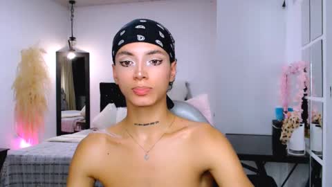 Snapshot of nilam217 chatting on 02/14/25, 01:45 Nilam online show from 02/14/25, 01:45