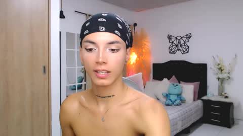 Snapshot of nilam217 chatting on 02/22/25, 03:45 Nilam online show from 02/22/25, 03:45