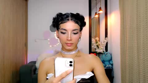 Snapshot of nilam217 chatting on 03/10/25, 11:27 Nilam online show from 03/10/25, 11:27