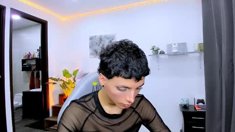 Snapshot of nilam217 chatting on 09/12/25, 12:55 Nilam online show from 09/12/25, 12:55