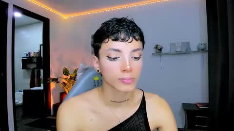 Snapshot of nilam217 chatting on 10/07/25, 11:57 Nilam online show from 10/07/25, 11:57