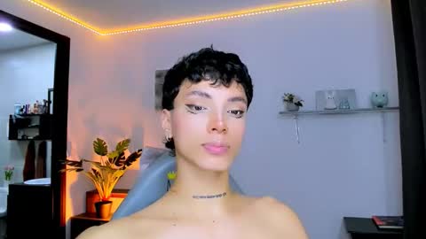 Snapshot of nilam217 chatting on 10/18/25, 09:59 Nilam online show from 10/18/25, 09:59