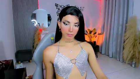 Snapshot of nilam217 chatting on 11/16/25, 12:49 Nilam online show from 11/16/25, 12:49