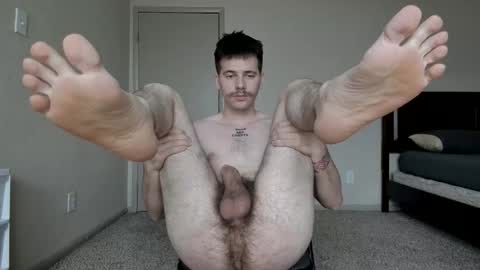 Snapshot of nilfgaardyenn chatting on 11/22/25, 07:02 Maximilian online show from 11/22/25, 07:02