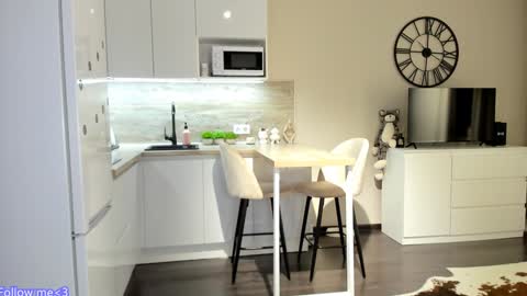 Bella online show from 01/07/25, 10:41