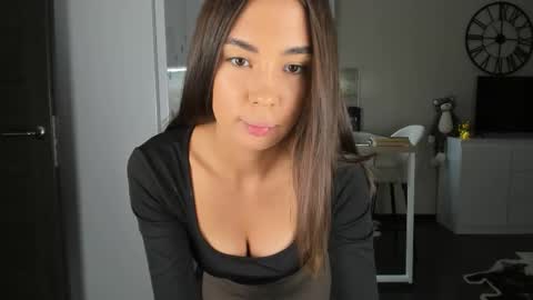 Bella online show from 11/08/25, 10:19