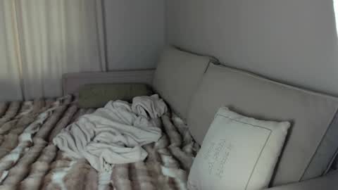 Bella online show from 04/15/26, 05:25