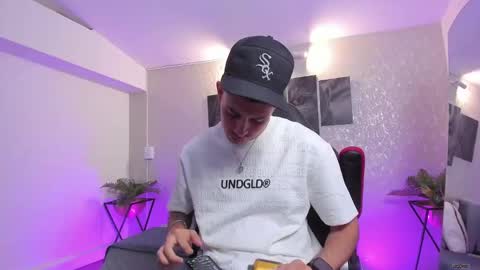 Nils online show from 10/15/25, 04:12