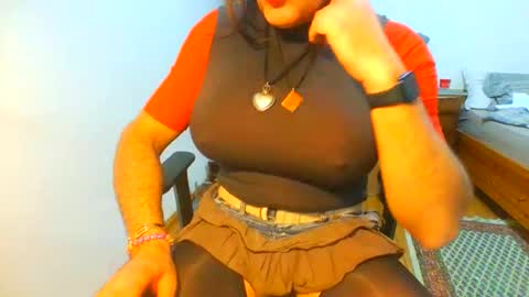 nina8383 online show from 02/09/26, 12:47