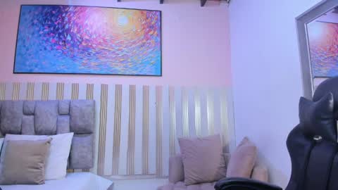 nina_glow_ online show from 04/06/26, 11:33