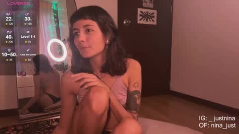 Snapshot of nina_just chatting on 01/04/25, 09:52 Nina. online show from 01/04/25, 09:52