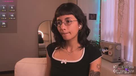 Snapshot of nina_just chatting on 01/23/25, 08:13 Nina. online show from 01/23/25, 08:13