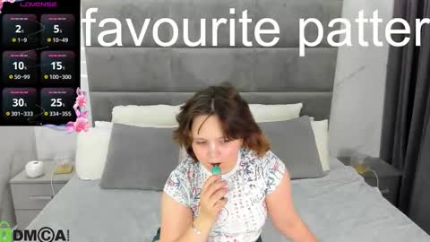 nina lunaa online show from 09/21/25, 08:16