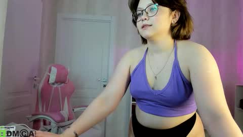 nina lunaa online show from 11/14/25, 09:19