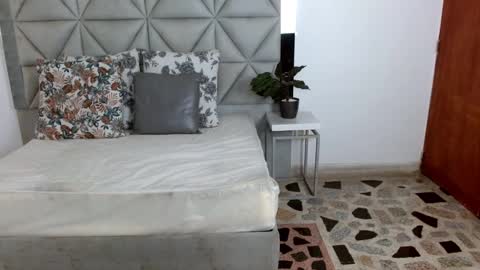  Nina  online show from 12/20/24, 08:55