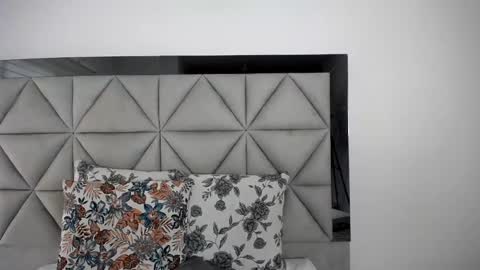  Nina  online show from 12/31/24, 09:39