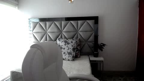  Nina  online show from 01/11/25, 08:32