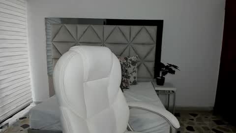  Nina  online show from 03/05/25, 09:26