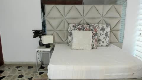  Nina  online show from 10/29/25, 10:11