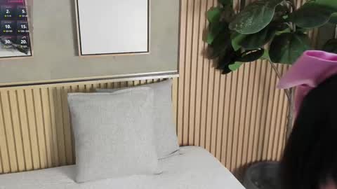 NINA online show from 09/16/25, 01:01