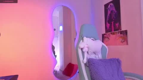 Nina Neon Nostrade online show from 12/02/25, 09:47