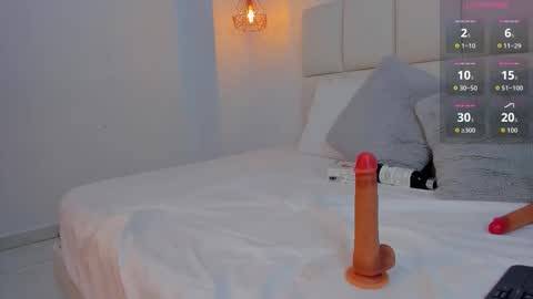 Nina online show from 09/19/25, 05:24