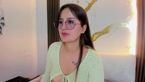 Nina online show from 06/01/26, 06:31