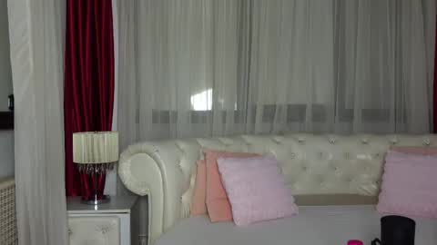 Snapshot of ninacrystal chatting on 02/18/25, 06:26 NinaCrystal online show from 02/18/25, 06:26