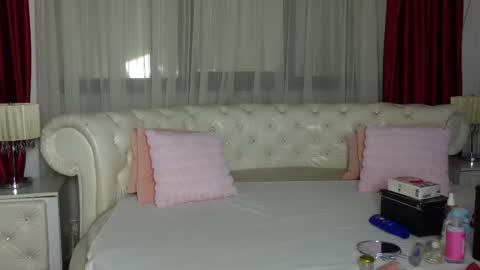 Snapshot of ninacrystal chatting on 02/21/25, 06:51 NinaCrystal online show from 02/21/25, 06:51