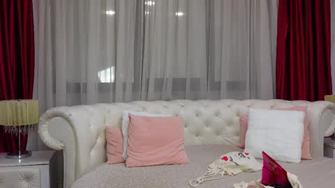 NinaCrystal online show from 03/10/25, 05:54