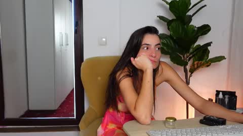 Snapshot of ninacrystal chatting on 09/10/25, 05:40 NinaCrystal online show from 09/10/25, 05:40