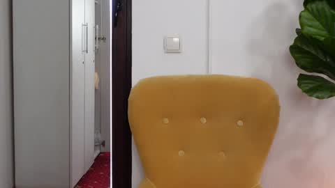 Snapshot of ninacrystal chatting on 09/13/25, 06:35 NinaCrystal online show from 09/13/25, 06:35