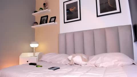 Snapshot of ninaevanss chatting on 02/21/25, 09:00 Alisson online show from 02/21/25, 09:00