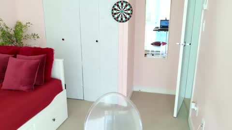 NinaOneil online show from 12/07/24, 10:06