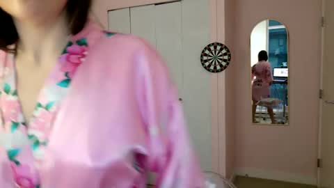 NinaOneil online show from 12/16/24, 12:15