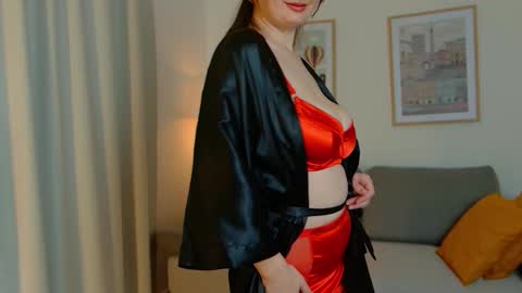 Nina online show from 11/21/25, 08:13