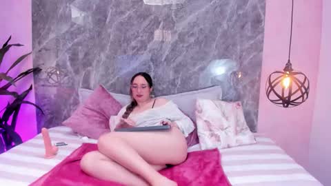 Snapshot of ninarush1 chatting on 02/09/26, 02:10 Nina online show from 02/09/26, 02:10