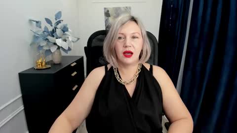 Snapshot of ninastarle chatting on 11/19/25, 04:56 ninastarle online show from 11/19/25, 04:56