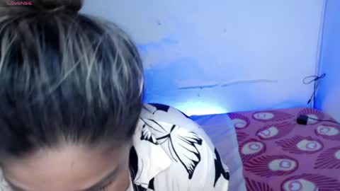 ninatinydoll1 online show from 04/15/26, 11:39