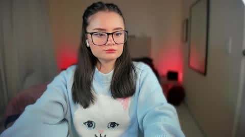 Snapshot of ninavolkov chatting on 01/15/25, 12:30 ninavolkov online show from 01/15/25, 12:30